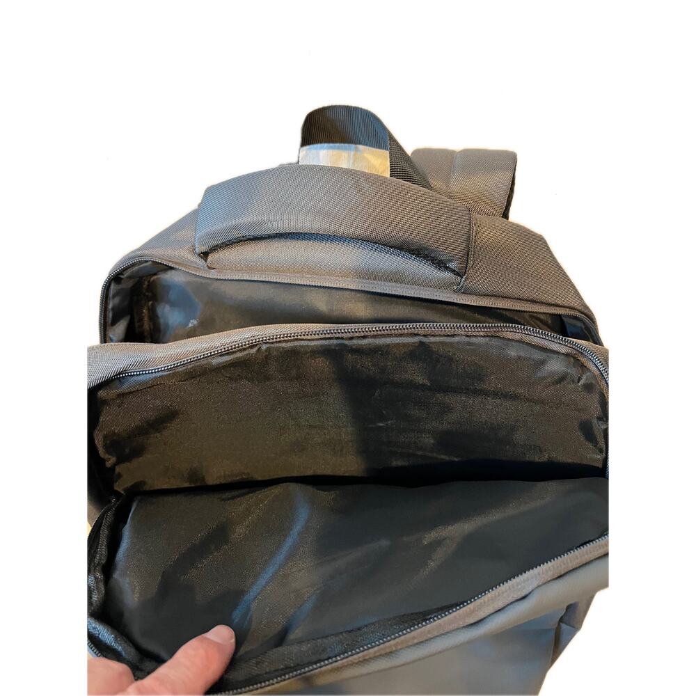TTarget Charging Clamshell Gray Padded Charging Backpack - Picture 3 of 4